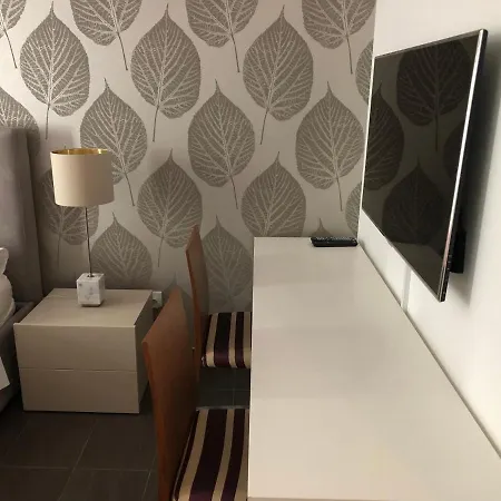 Elysium House, Sweet In Swieqi Bed & Breakfast *